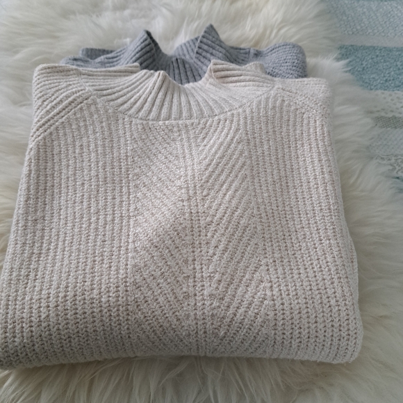 Sweater bundle - Picture 2 of 4